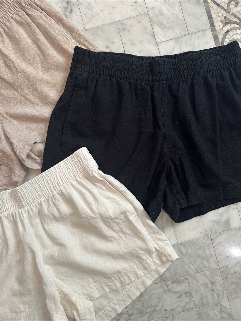 Old Navy M Women’s Elastic-Waist Linen Blend Casual Shorts - Black, White, Oat - Picture 7 of 13